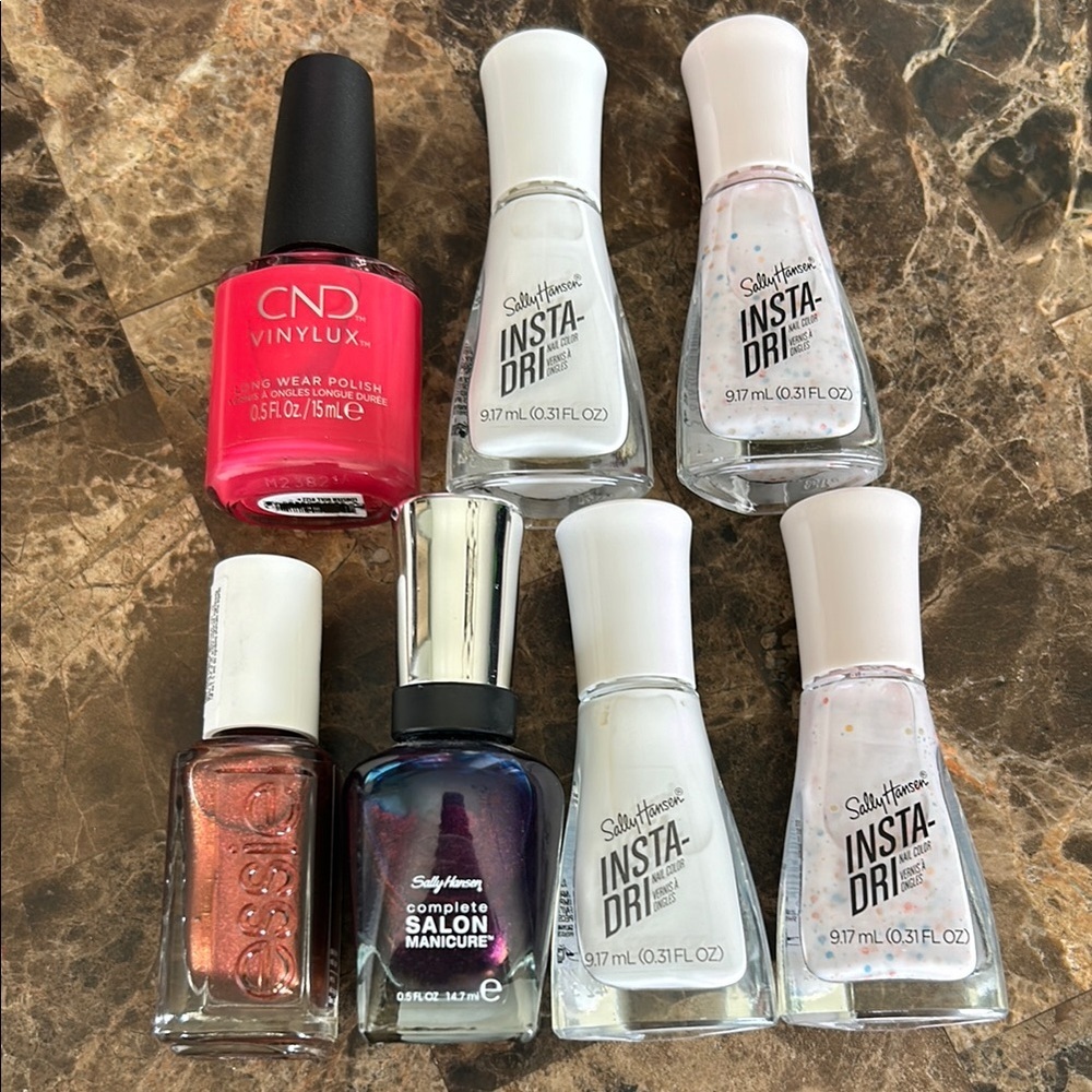 🆕 NEW Bundle of SEVEN Nail Polish with Assorted Colors never used